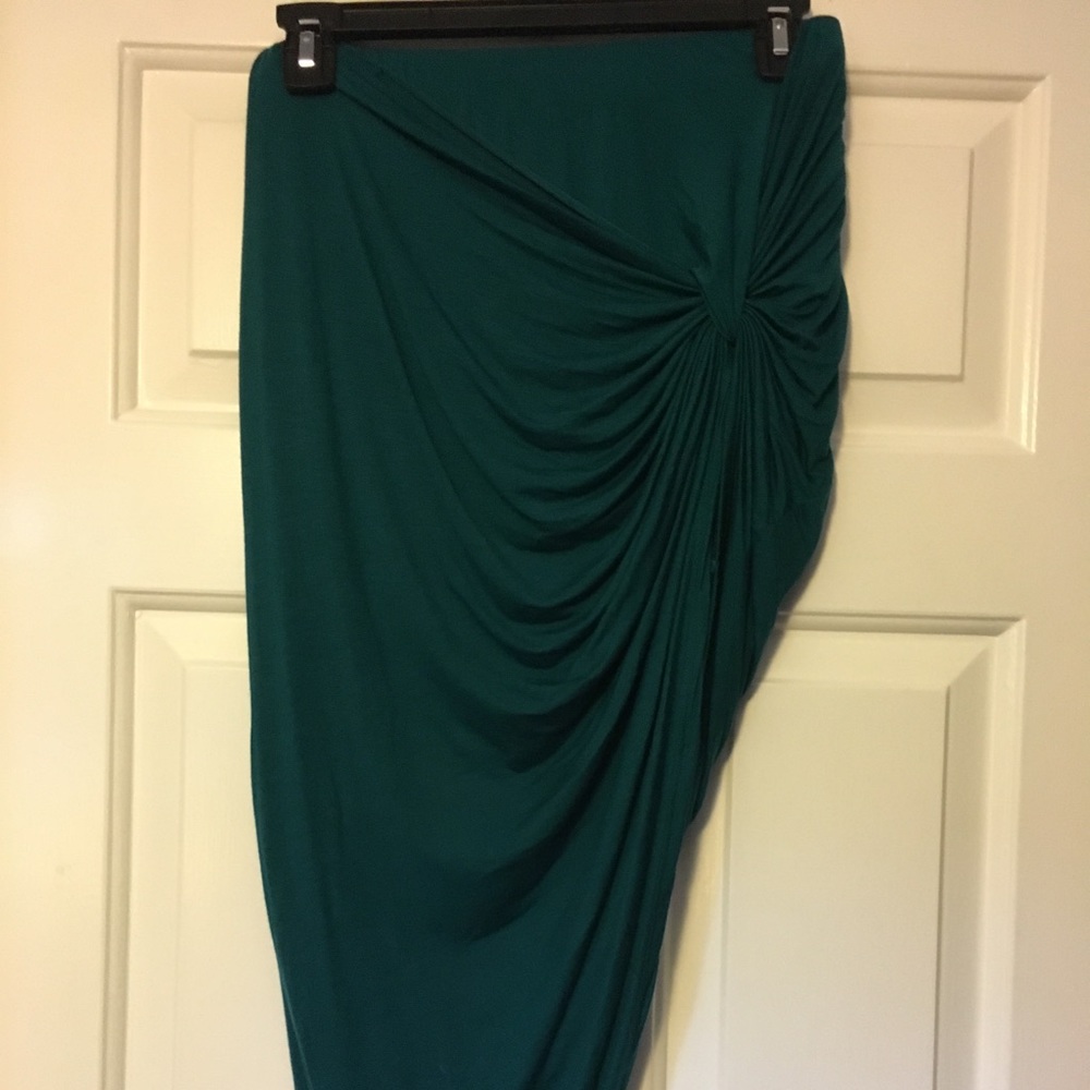 Forever 21 Asymmetrical Twisted Skirt Size Medium